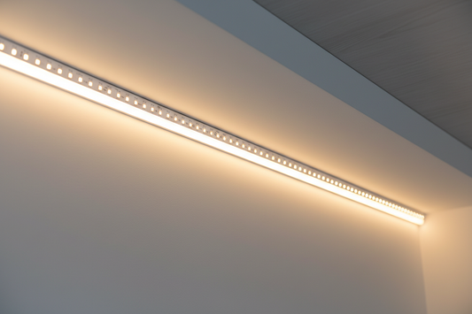 fita LED 220V COB instalada em sanca de teto com luz indireta uniforme