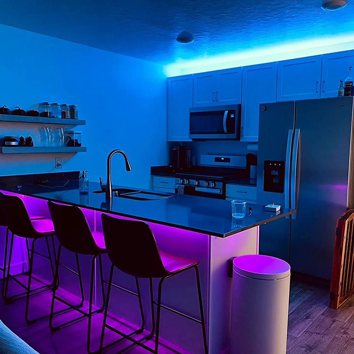 Fita LED COB RGB 24V 5m 12W/m 576 LEDs/m | Luz Homogénea Sem Pontos | IP20 | Interior | Dimável - cozinha