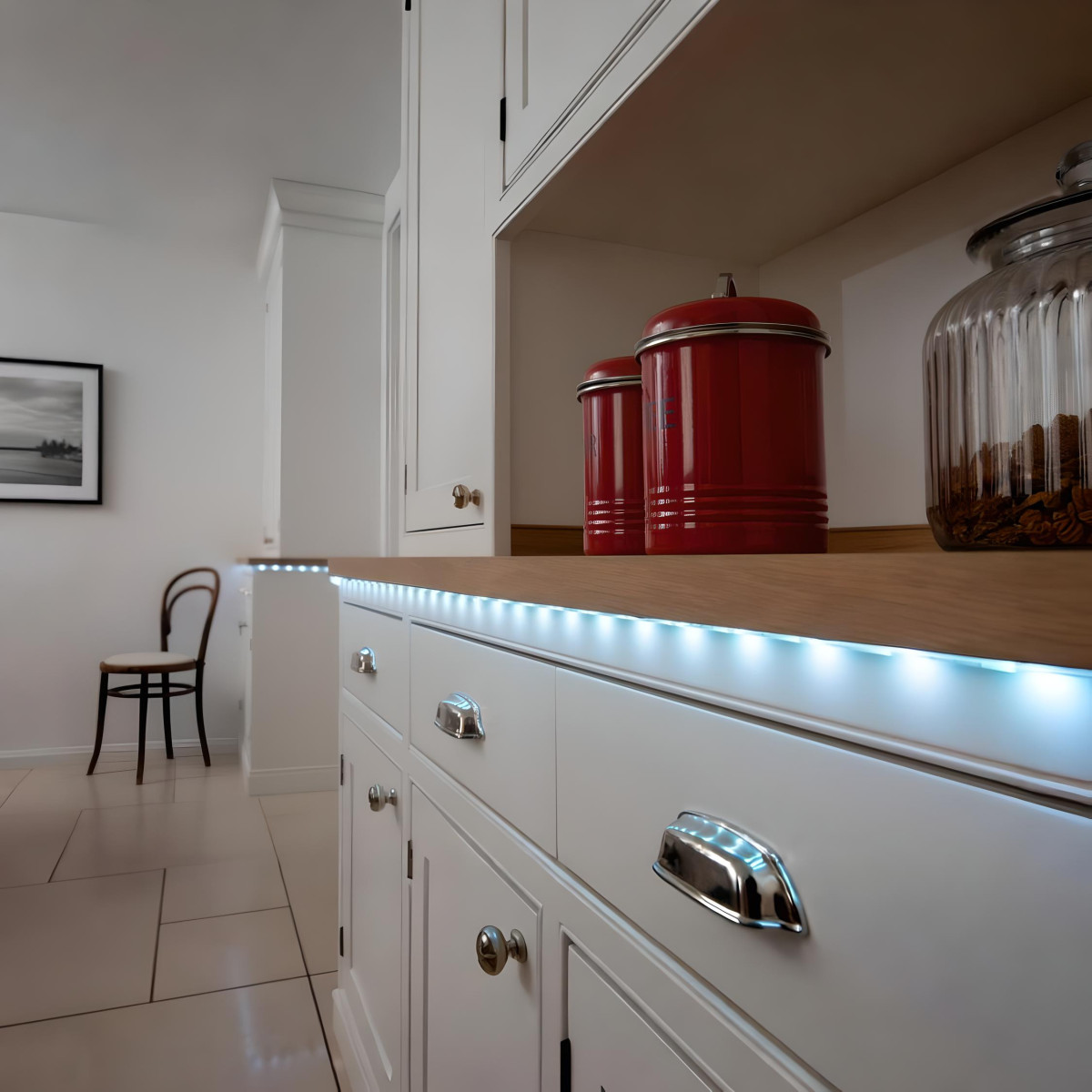 Fita LED RGBW 12V 5m 14.4W/m | SMD5050 60 LEDs/m | IP65 | Exterior | Dimável - móvel de cozinha