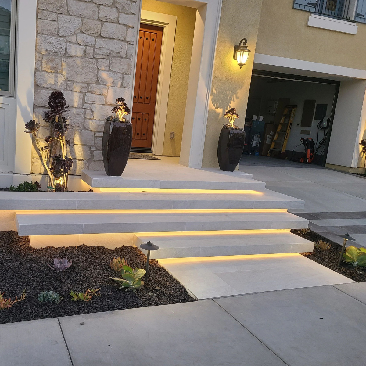 Fita LED 24V 5m 14.4W/m 4200lm | SMD5050 60 LEDs/m | IP65 | Exterior | Dimável - exterior - escadas