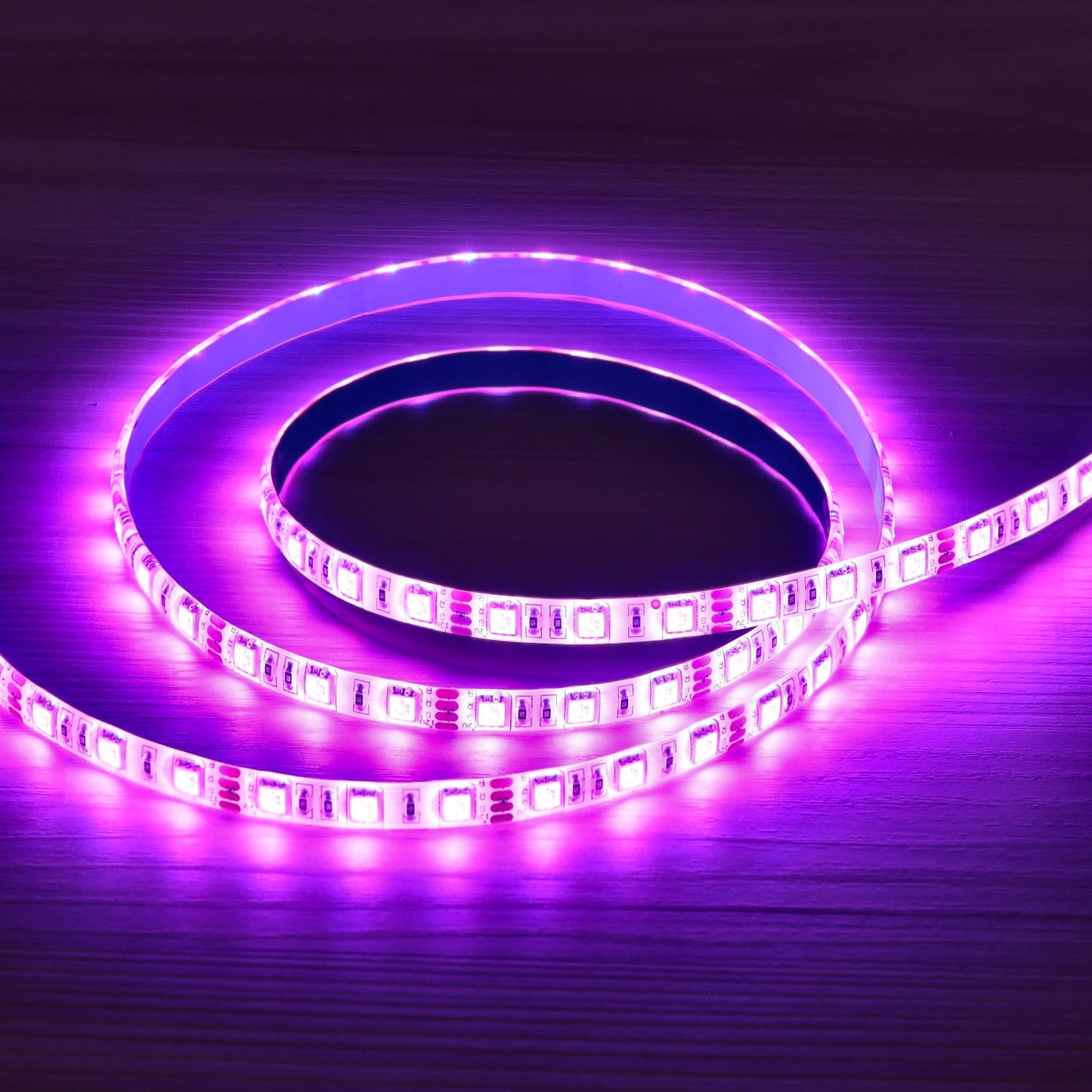 Fita LED RGB 12V 5m 14.4W m IP65 Impermeável SMD5050